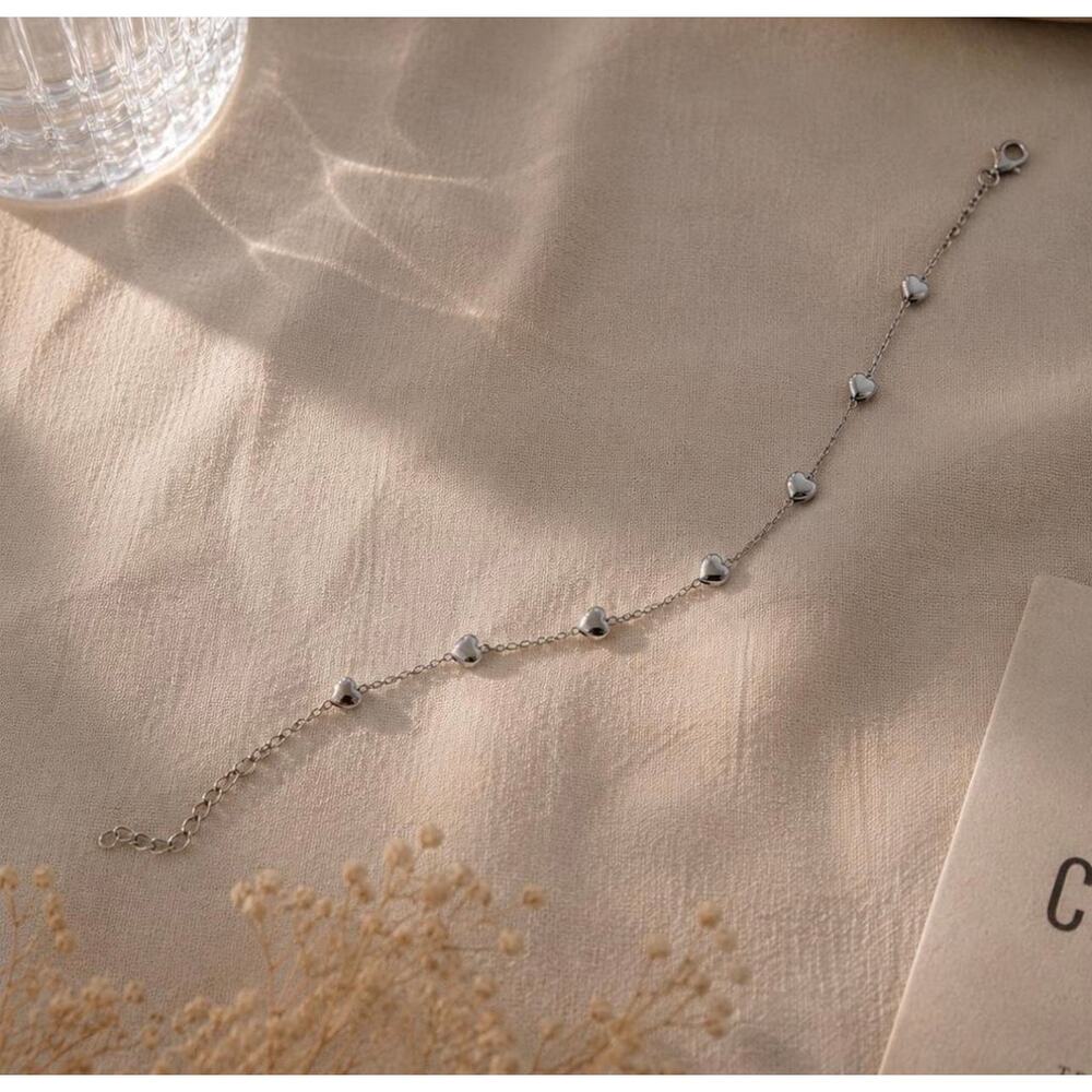 Silver heart bracelet with adjustable
